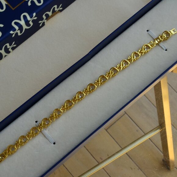 Stauer Two Hearts Tennis Bracelet - Picture 6 of 11